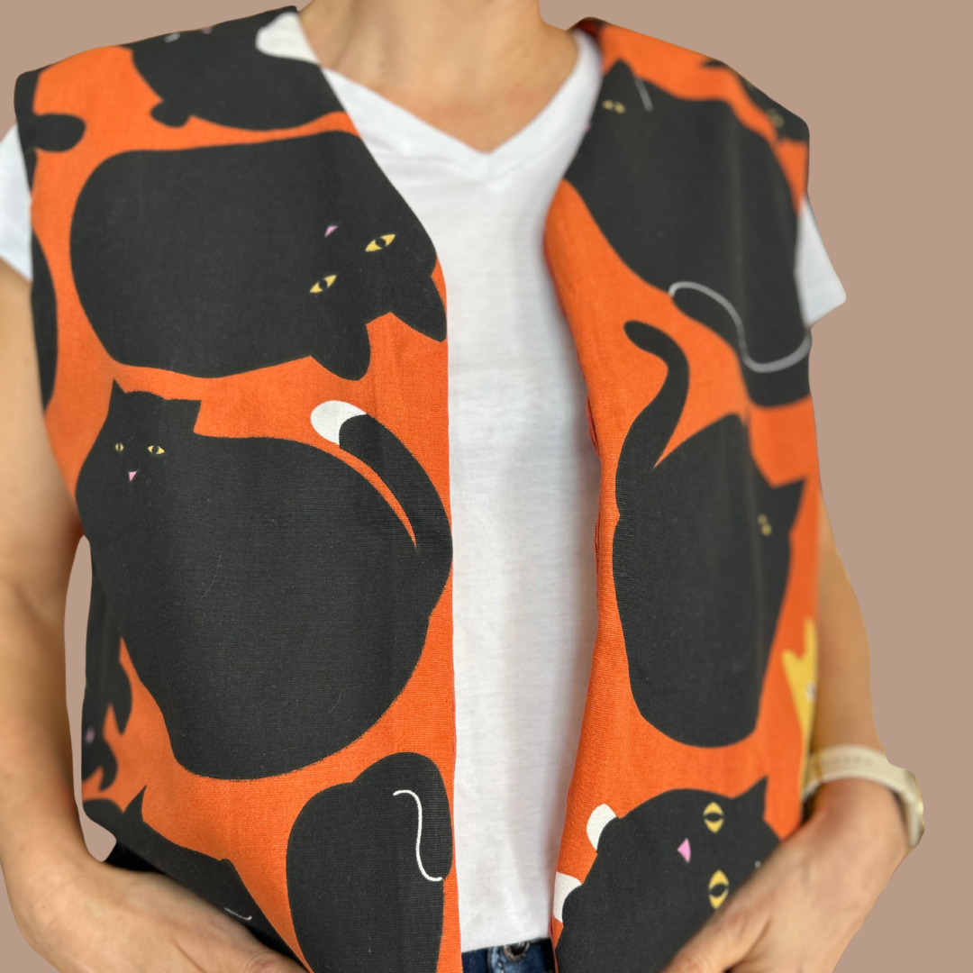 Gilet sans manches réversible en velours – Poches sherpa & imprimé chats (orange/brique) - pièce artisanale unique - taille unique 38-42