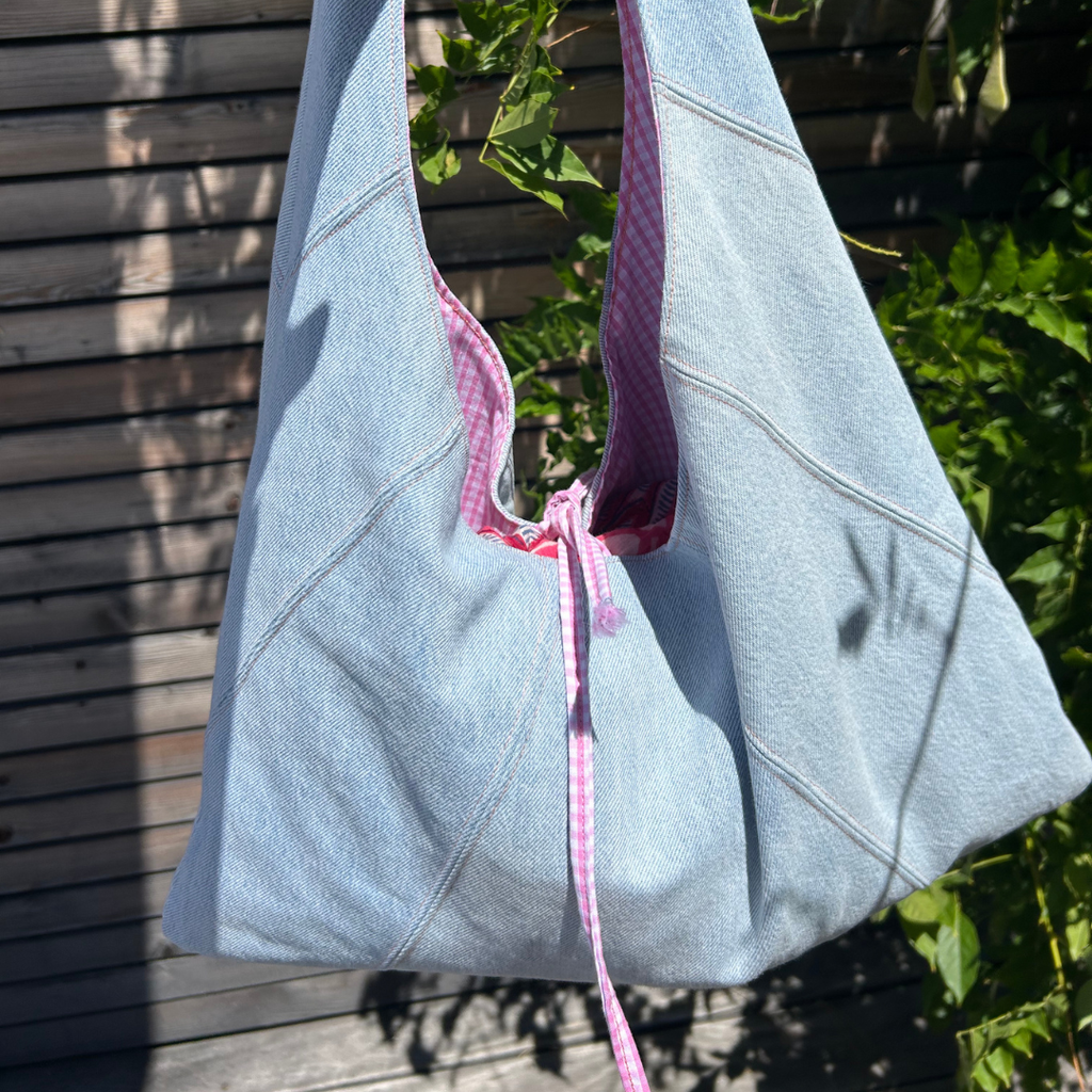 Sac réversible en denim recyclé et vichy rose