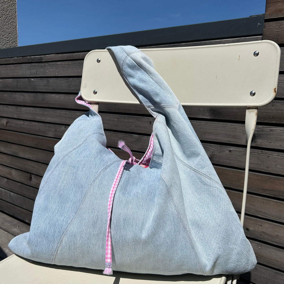 Sac réversible en denim recyclé et vichy rose