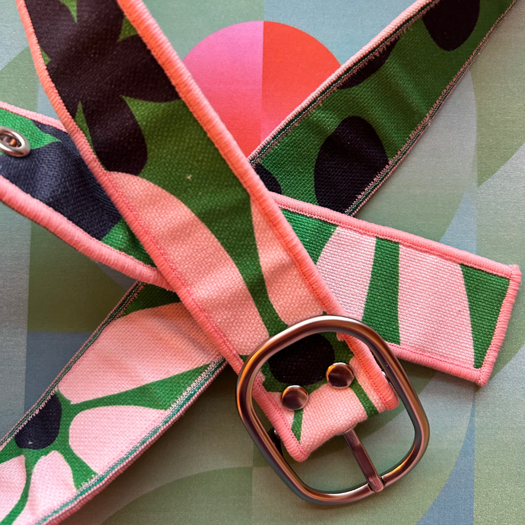 Ceinture en tissu d’ameublement vert, bleu & rose jungle – taille 38-40