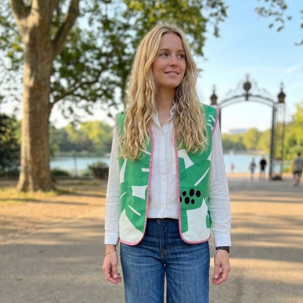 Gilet sans manches réversible laine polaire & tissu d’ameublement vert & blanc  – pièce unique 38/42
