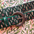 Ceinture en tissu d’ameublement vert & rose fushia – pièce unique 38/42