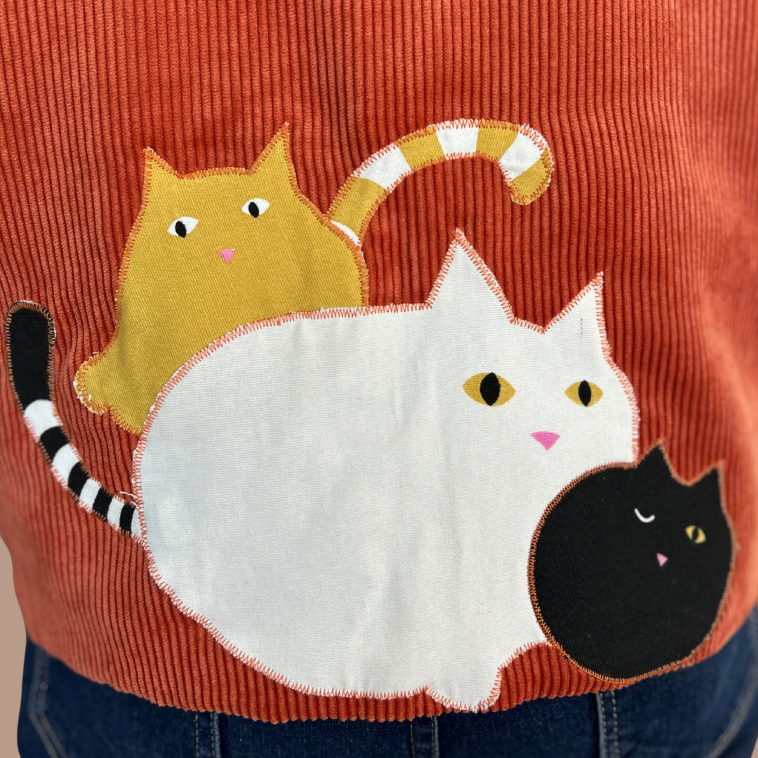 Gilet sans manches réversible en velours – Poches sherpa & imprimé chats (orange/brique) - pièce artisanale unique - taille unique 38-42